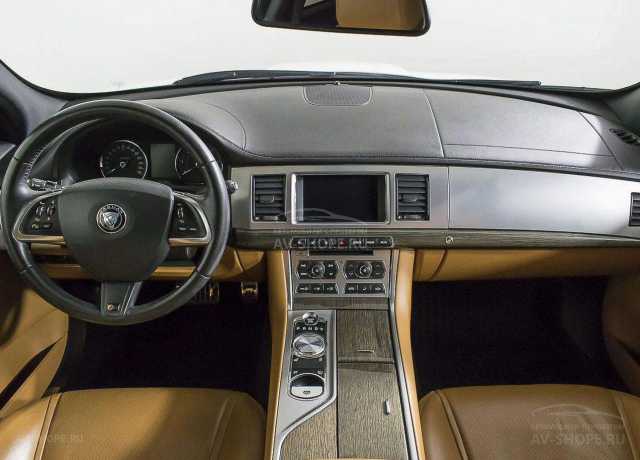 Jaguar XF 3.0d AT (275 л.с.) 2015 г.