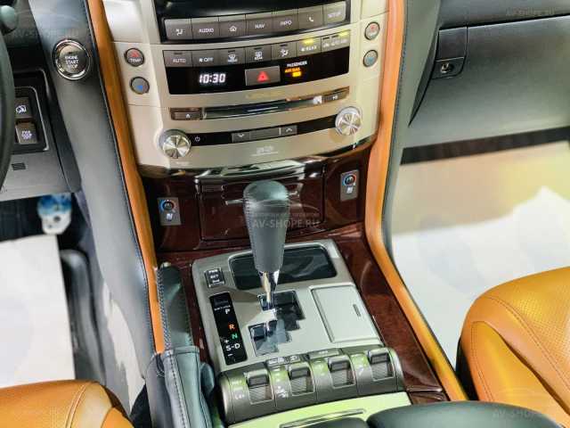 Lexus LX 5.7i AT (367 л.с.) 2014 г.