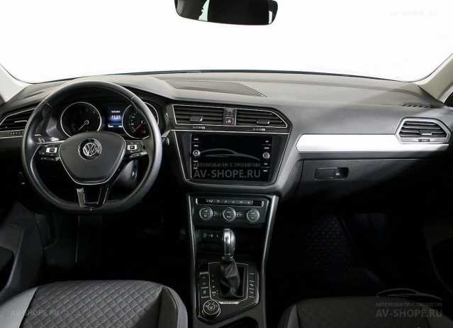 Volkswagen Tiguan 1.4i AMT (150 л.с.) 2017 г.