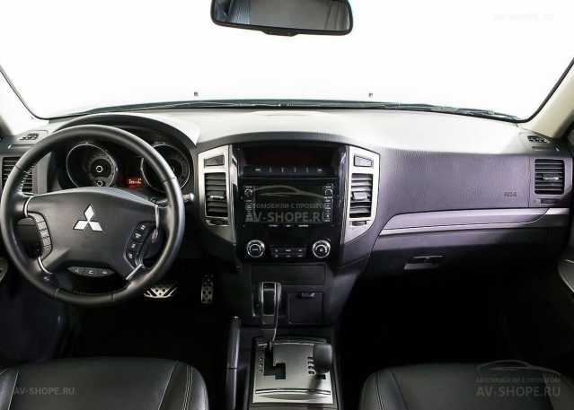 Mitsubishi Pajero Sport 3.0i AT (178 л.с.) 2014 г.
