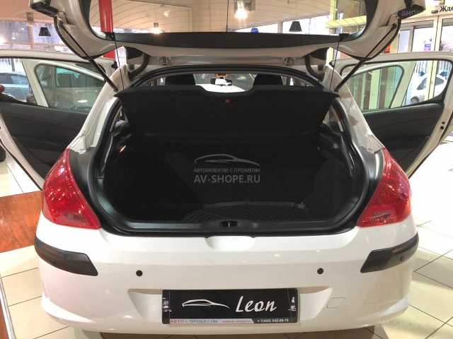 Peugeot 308 1.6i AT (120 л.с.) 2010 г.