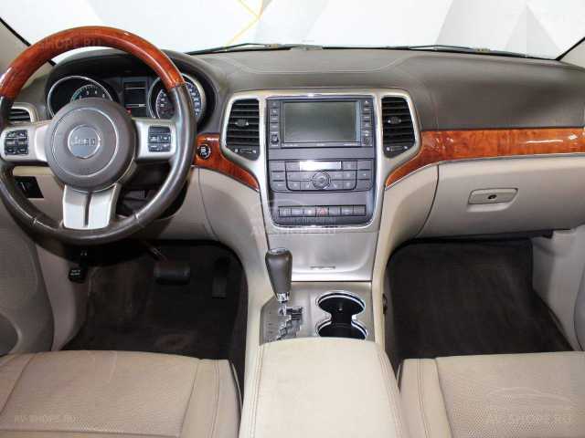 Jeep  Grand Cherokee 5.7i AT (352 л.с.) 2011 г.