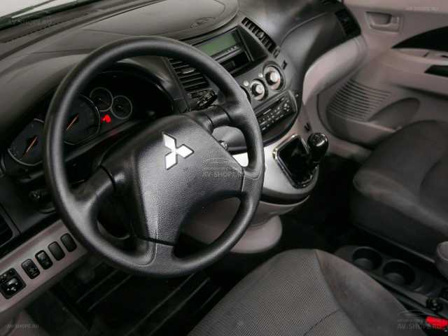 Mitsubishi Grandis 2.4 MT 2007 г.