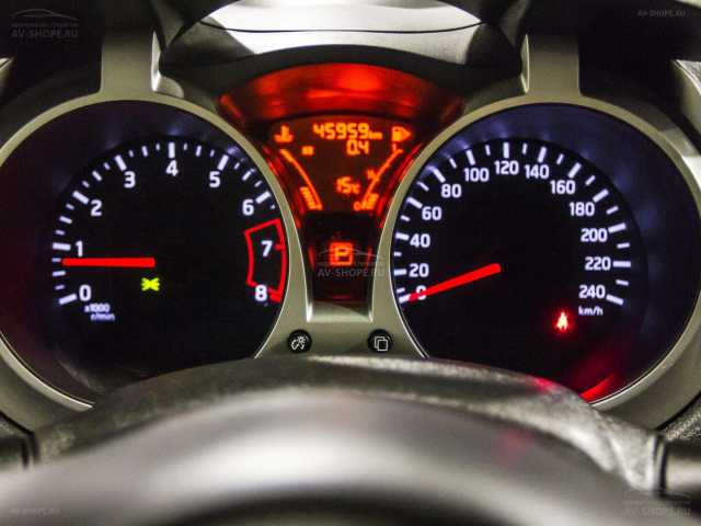 Nissan Juke 1.6 CVT 2014 г.
