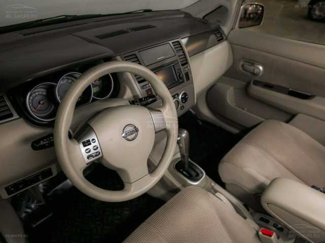 Nissan Tiida 1.6 AT 2011 г.