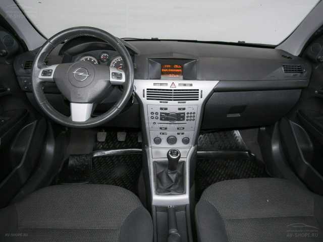 Opel Astra 1.6i MT (115 л.с.) 2011 г.