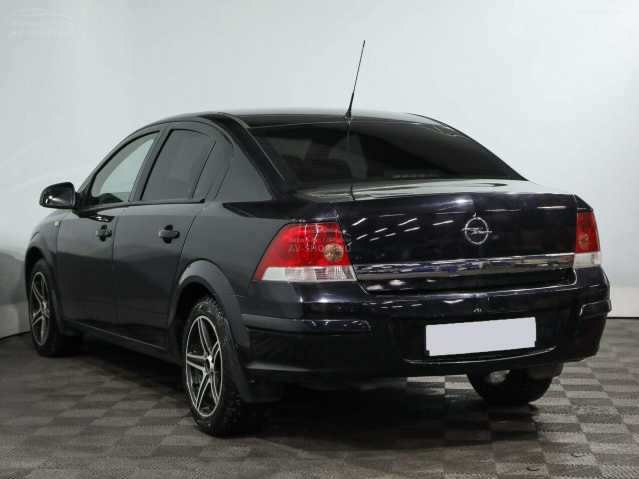 Opel Astra 1.8i AT (140 л.с.) 2010 г.
