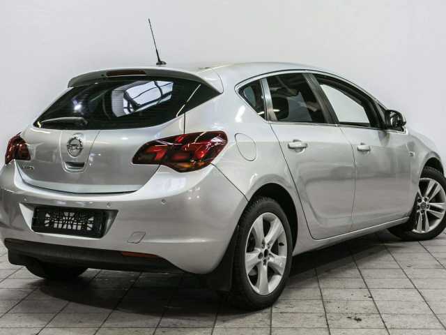 Opel Astra 1.6 AT 2011 г.
