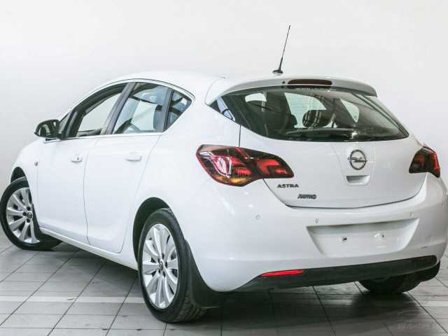 Opel Astra 1.6 MT 2010 г.