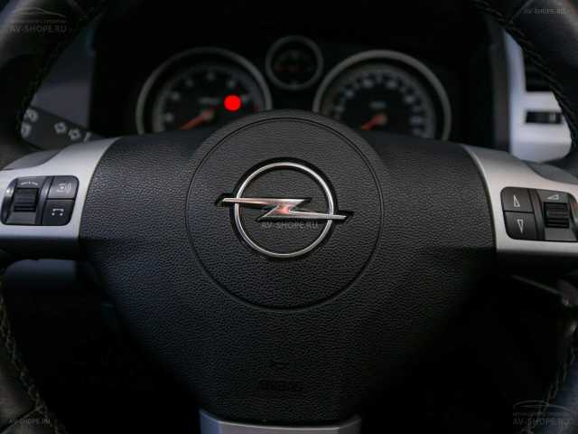 Opel Zafira 1.8i AMT (140 л.с.) 2010 г.