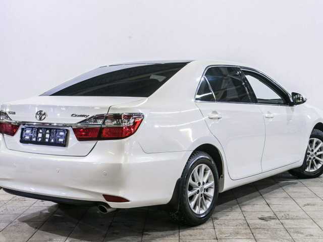 Toyota Camry 2.5i AT (181 л.с.) 2016 г.