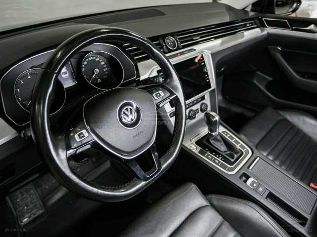 Volkswagen Passat B8 1.8i AMT (180 л.с.) 2017 г.
