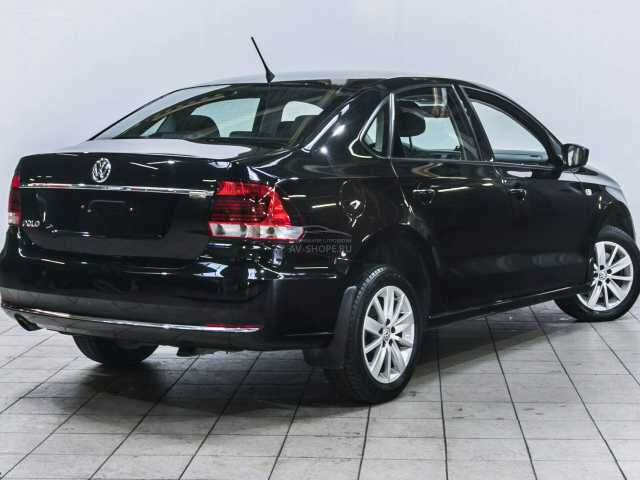 Volkswagen Polo 1.6 AT 2016 г.