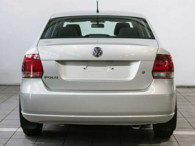 Volkswagen Polo 1.6 AT 2012 г.