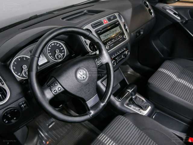 Volkswagen Tiguan 2.0i AMT (170 л.с.) 2010 г.