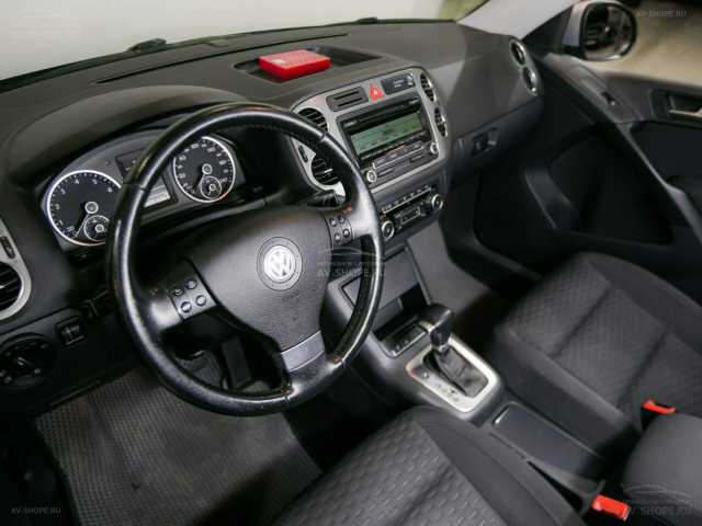 Volkswagen Tiguan 2.0 AMT 2010 г.