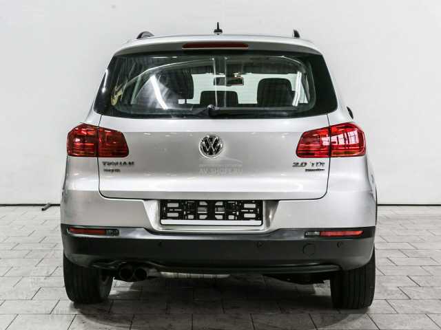 Volkswagen Tiguan 2.0d AT (140 л.с.) 2014 г.