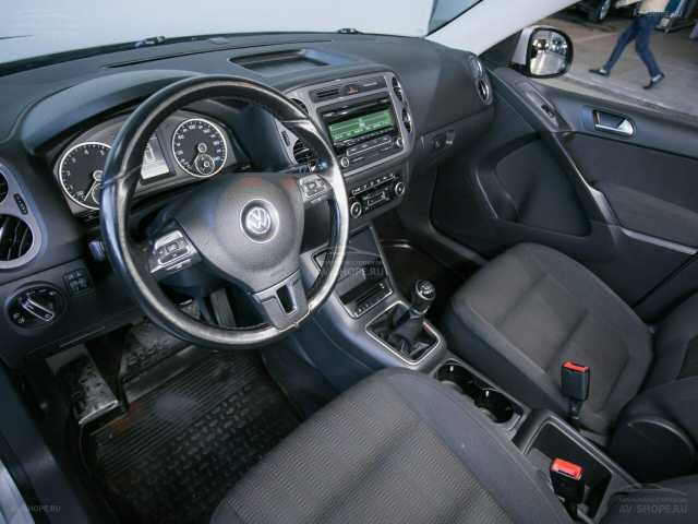 Volkswagen Tiguan 1.4i MT (122 л.с.) 2011 г.