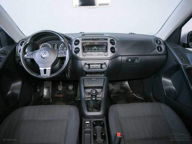 Volkswagen Tiguan 1.4i MT (122 л.с.) 2011 г.