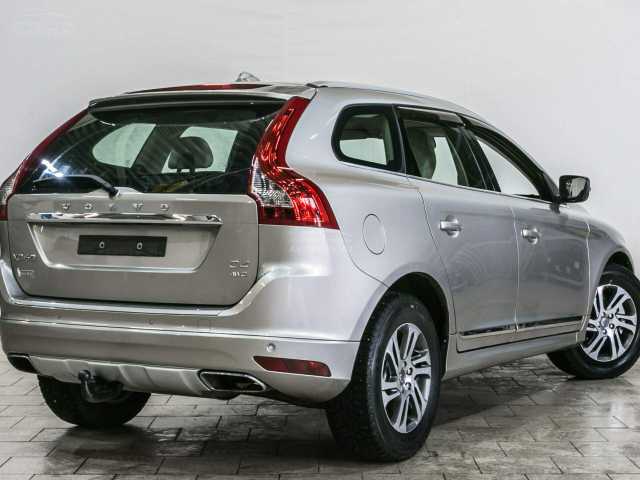 Volvo XC60 2.4d AT (181 л.с.) 2015 г.