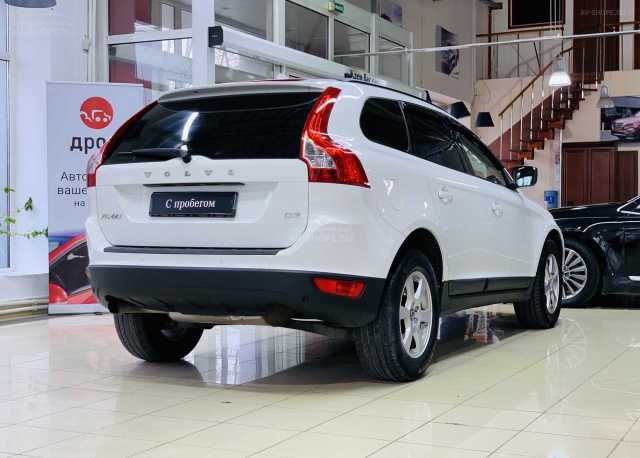 Volvo XC60 2.0d AT (136 л.с.) 2012 г.