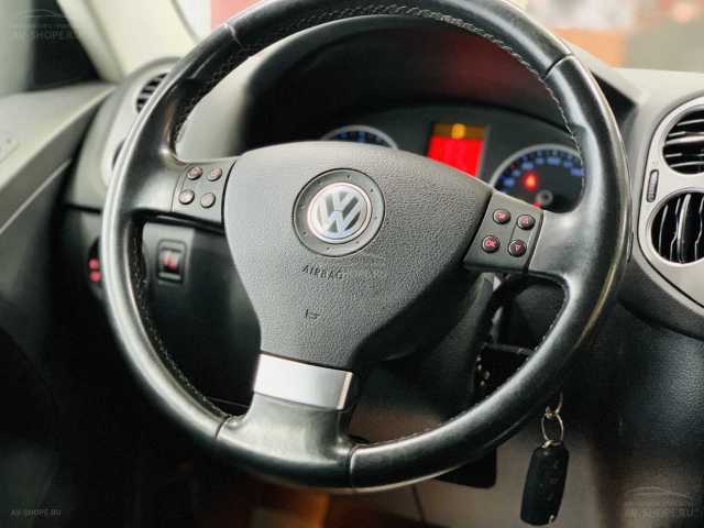 Volkswagen Tiguan 2.0d AT (140 л.с.) 2009 г.
