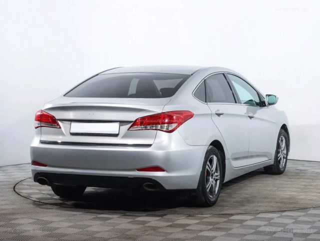    Hyundai I-40