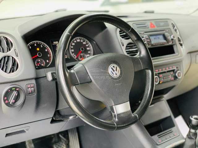 Volkswagen Tiguan 1.4i MT (150 л.с.) 2010 г.