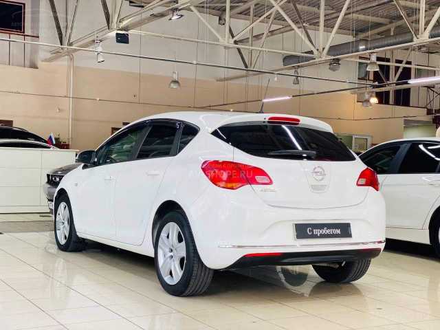 Opel Astra 1.6i AT (115 л.с.) 2013 г.