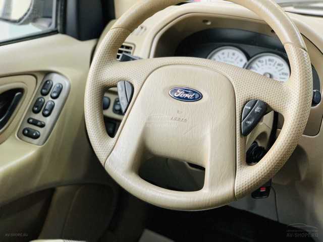 Ford Escape 3.0i AT (203 л.с.) 2004 г.