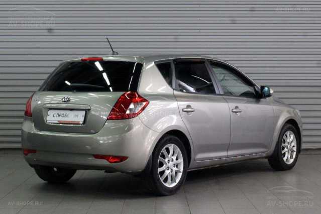 Kia Cee'd 1.6i AT (122 л.с.) 2011 г.
