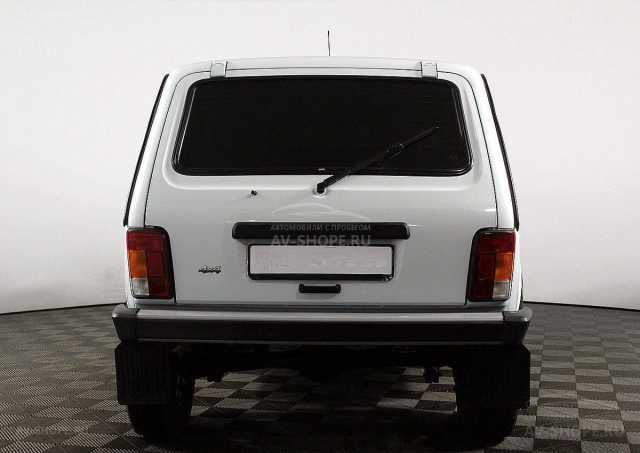 Lada 2121 1.7i MT (83 л.с.) 2016 г.