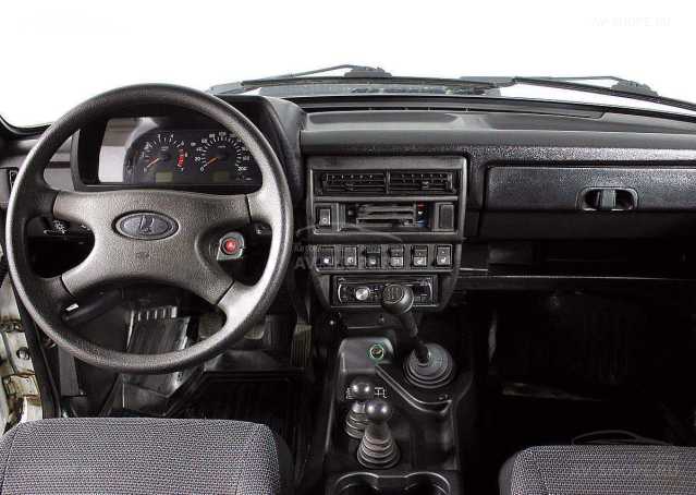 Lada 2121 1.7i MT (83 л.с.) 2016 г.