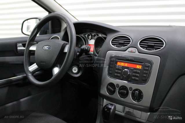 Ford Focus 2 1.6i AT (100 л.с.) 2011 г.