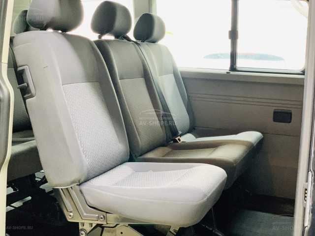 Volkswagen Caravelle 2.0d MT (102 л.с.) 2011 г.