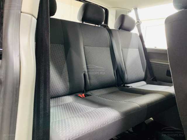 Volkswagen Caravelle 2.0d MT (102 л.с.) 2011 г.