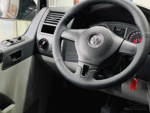 Volkswagen Caravelle 2.0d MT (102 л.с.) 2011 г.