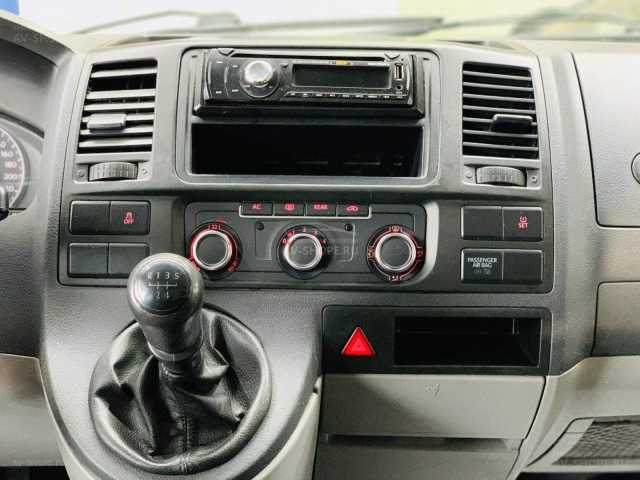 Volkswagen Caravelle 2.0d MT (102 л.с.) 2011 г.