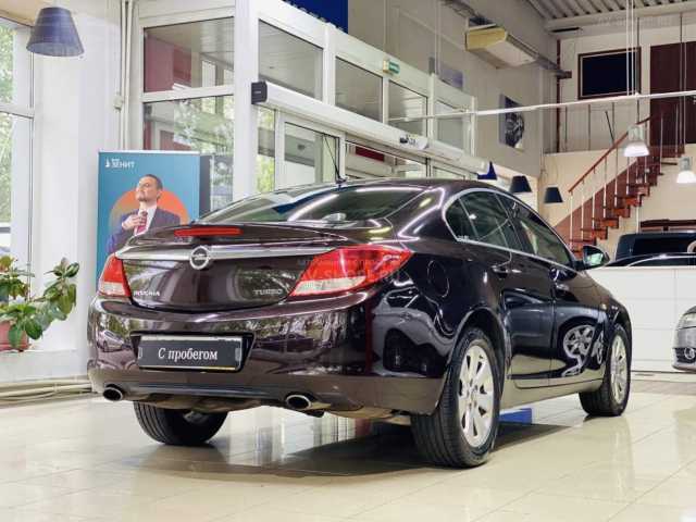 Opel Insignia 2.0i AT (220 л.с.) 2012 г.