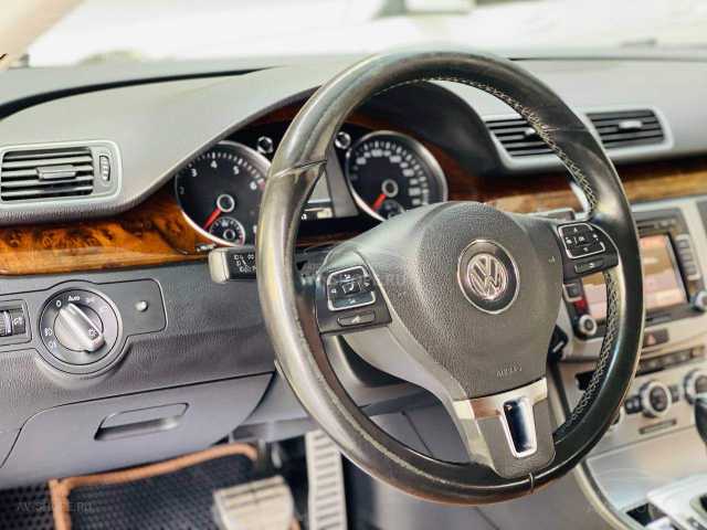 Volkswagen Passat CC 1.8i AMT (152 л.с.) 2014 г.