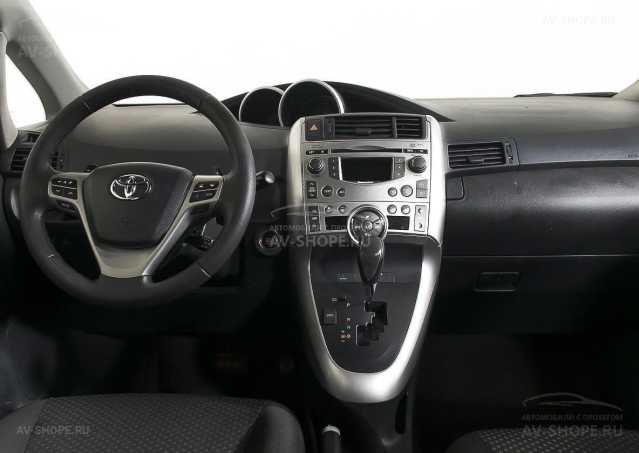 Toyota Verso 1.8i CVT (147 л.с.) 2011 г.