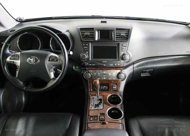 Toyota Highlander  3.5i AT (273 л.с.) 2012 г.
