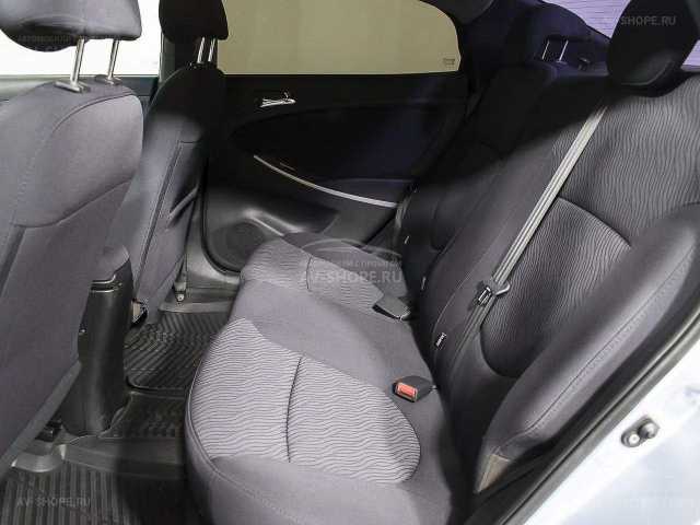 Hyundai Solaris 1.4i  MT (107 л.с.) 2013 г.