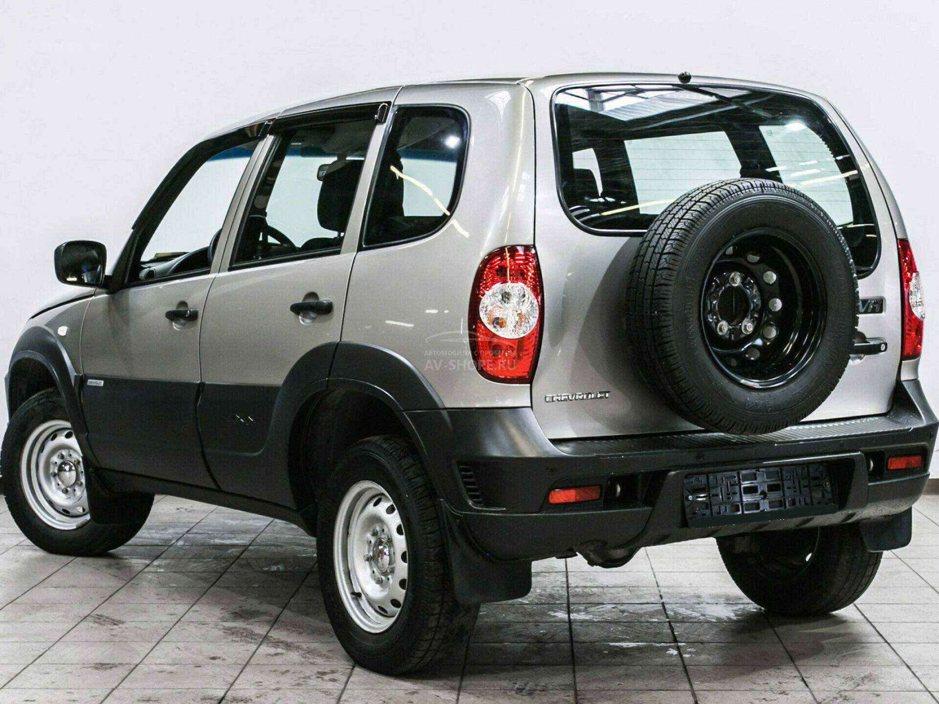 Шевроле нива 2018 г. Chevrolet Niva 1.7 МТ, 2006,. Нива 1.8.