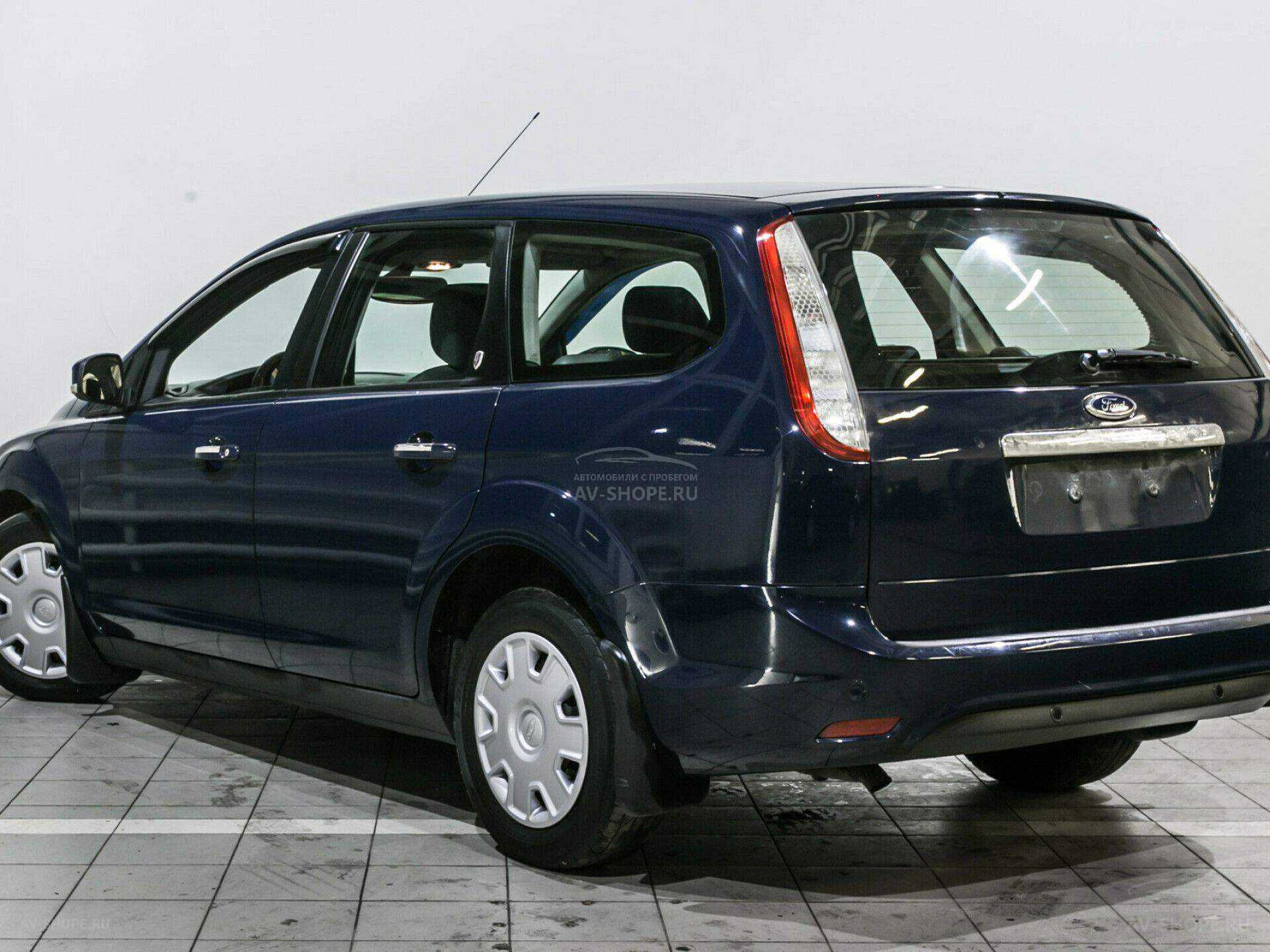 Форд фокус универсал 2007 г. со сложенными спинками.