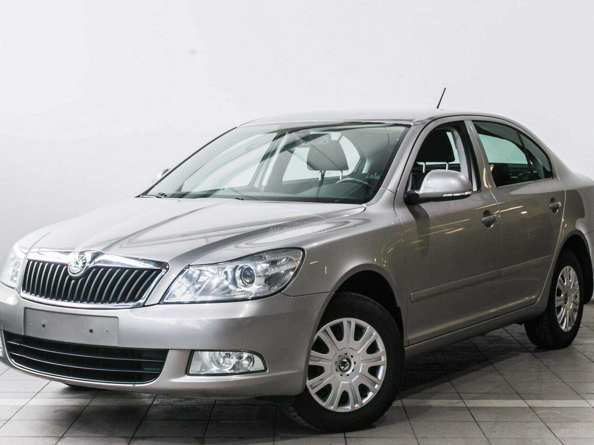 Skoda octavia 1.6 автомат. Автомобили 201.